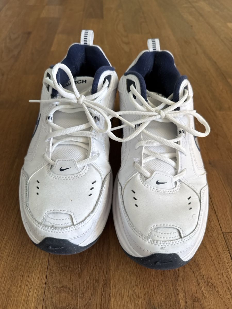 Nike Chaussures hommes: Nike Air Monarch  – D'occasion à Hütten par CaFeLe