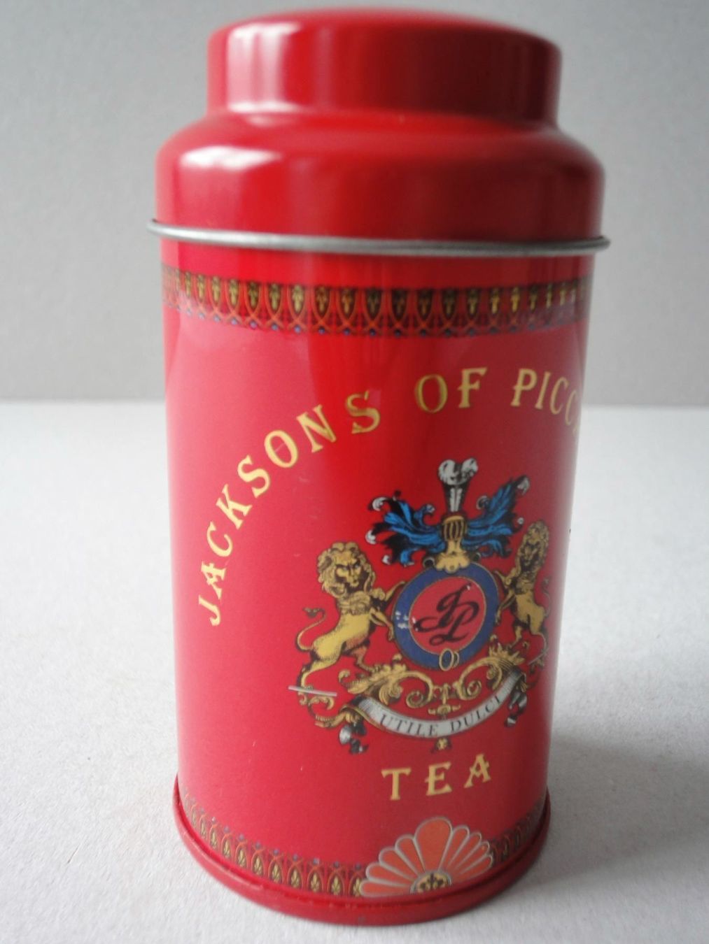 Tutte le decorazioni: 2 kleine Blechdosen - Tea – Usato da Chur venduto da omonia
