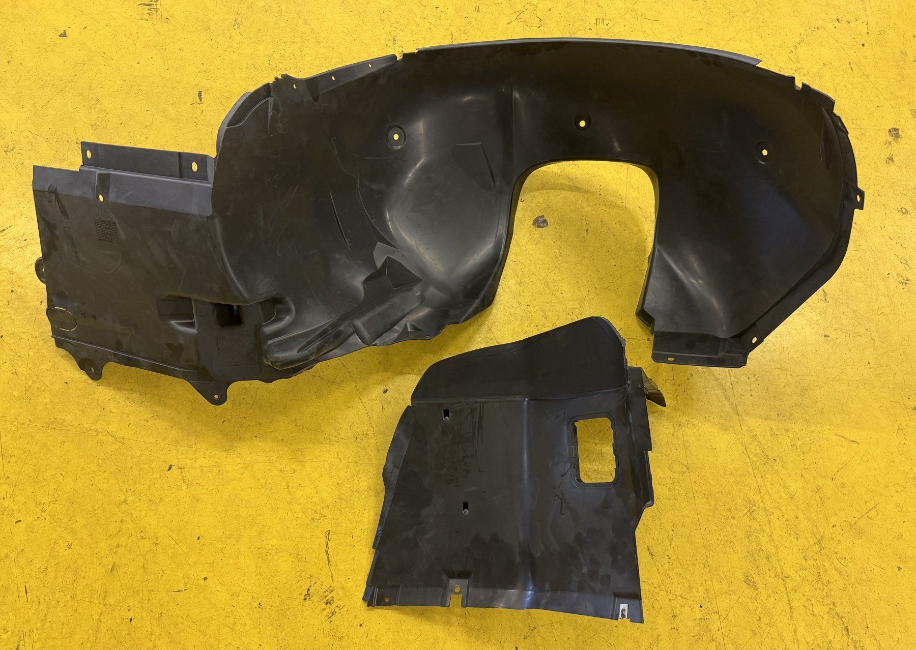 BMW Tutti pezzi di ricambio auto: BMW série 3 E46 passage de roue intérieur droit – Nuovo (secondo la descrizione) da Satigny venduto da rfo59 3