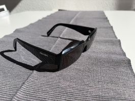 Prada Sonnenbrille Modell SPR 27Z schwarz
