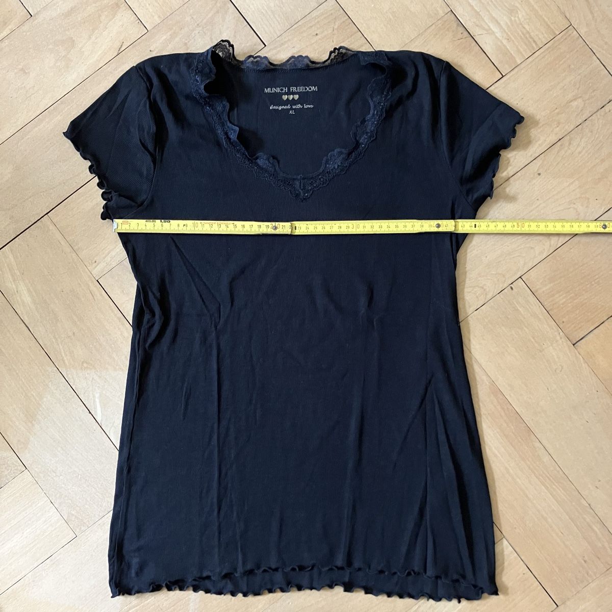 T-shirt: T-Shirt – Nuovo (secondo la descrizione) da Bern venduto da anjesdeberne 4