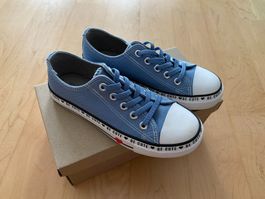 Schuhe Sneaker blau Gr. 32 NEU