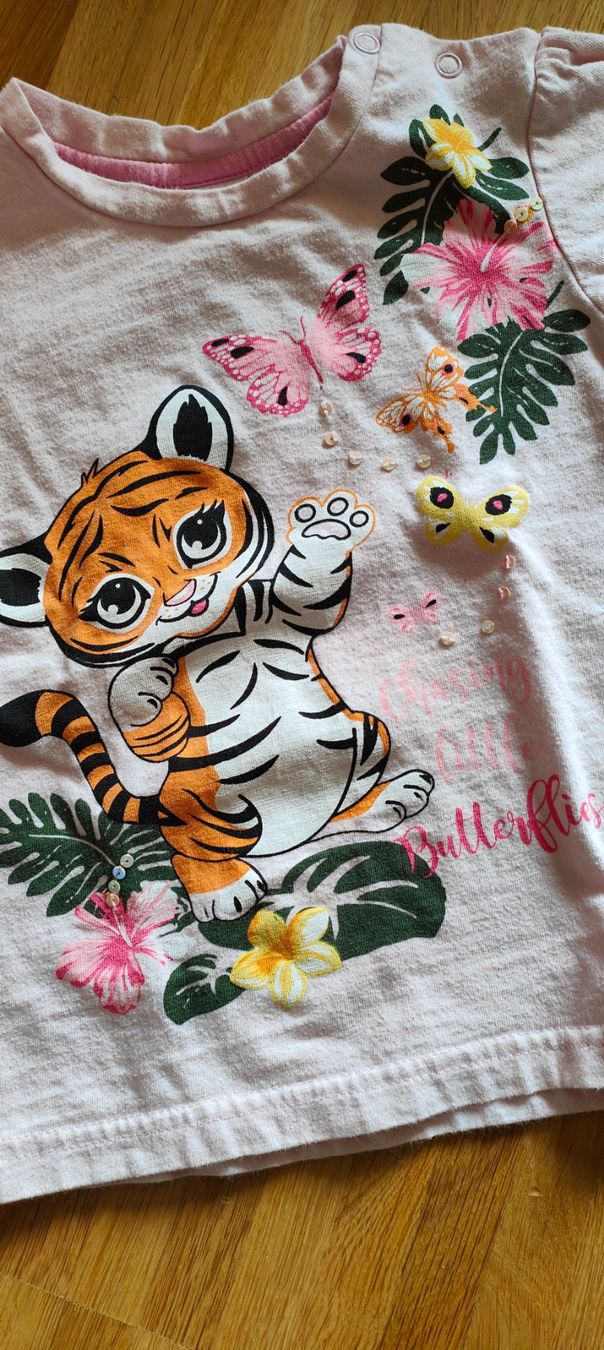 Camicette, T-shirt & Top: süsses Tiger T-Shirt  (Gr.98) – Usato da Wädenswil venduto da adelimmat 1