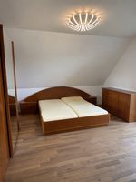 Doppelbett aus Kirschbaumholz mit 2 Nachttischen und Hülsta-