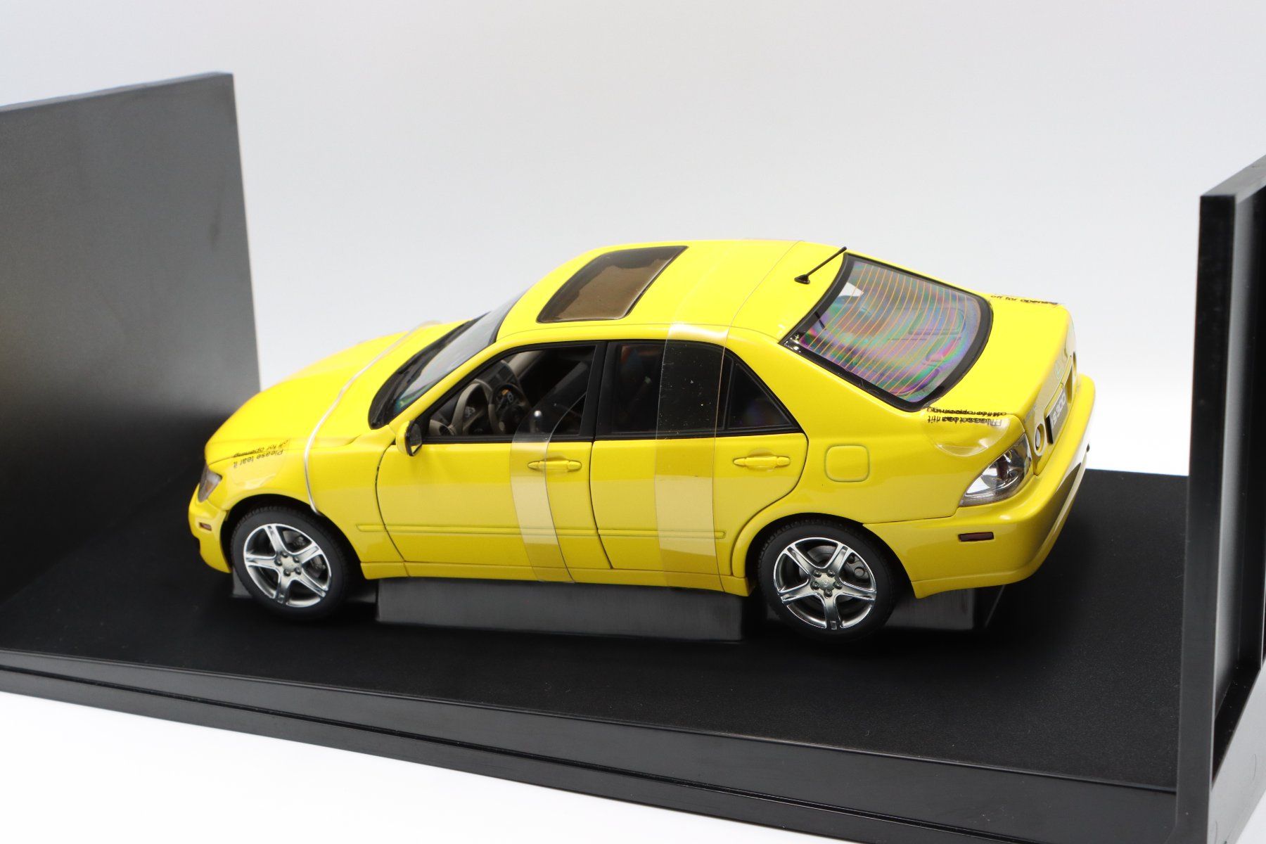 Lexus Modellini d'auto: Lexus IS300 2002 1:18 AutoArt – Nuovo e nell'imballaggio originale da Bühl b.Aarberg venduto da modelldiecast 4