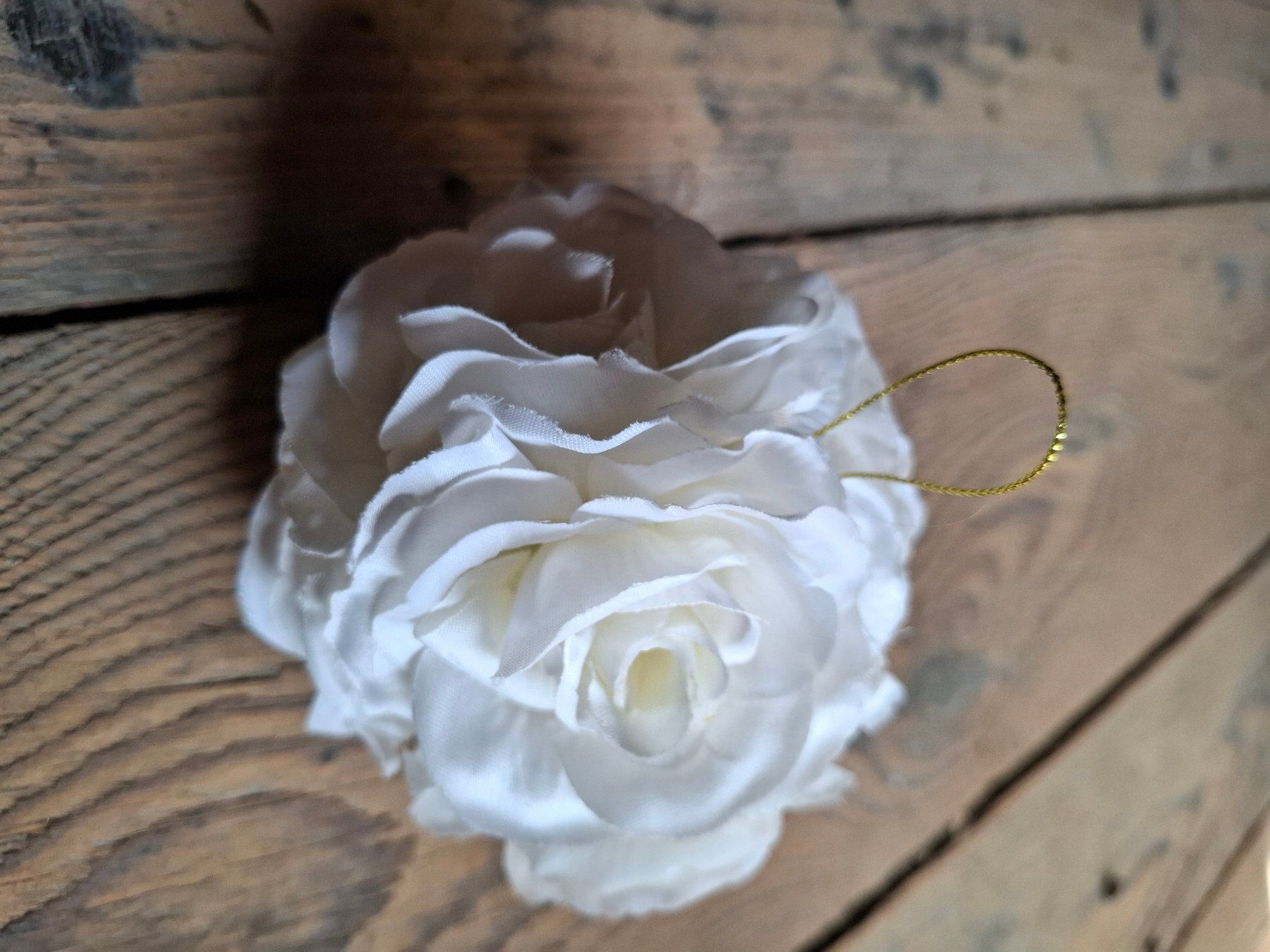 Alle Dekorationen: 10 weisse Rosen-Kugeln – Gebraucht aus Büsserach von 11naomi 1