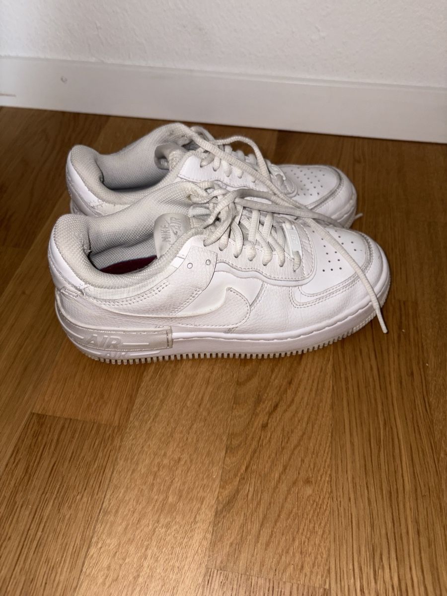 Nike Chaussures femmes: Nike Air Force – D'occasion à Spiez par deborahsarahhh 3