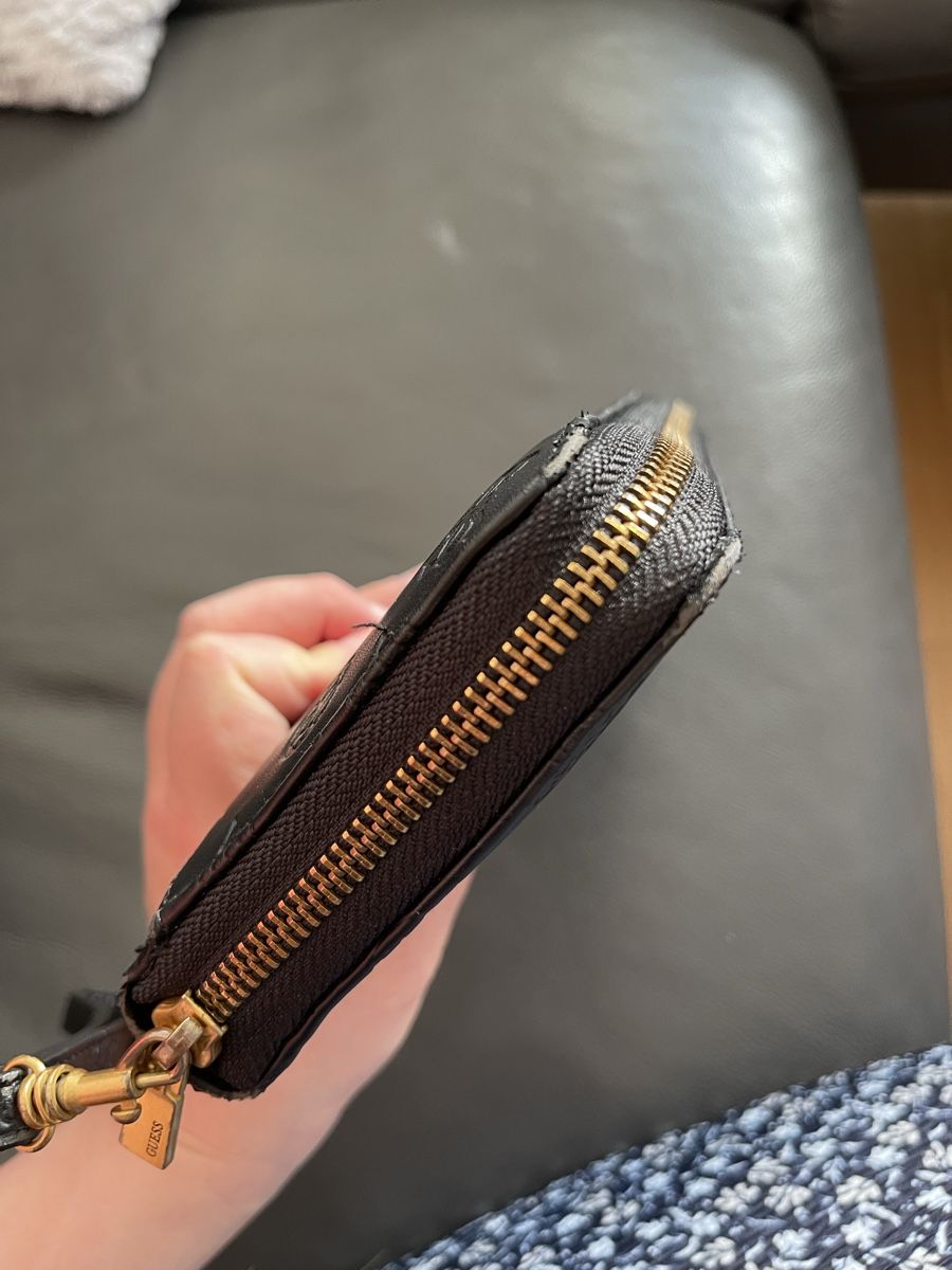 Guess Portamonete: Portafoglio Guess – Usato da Winterthur venduto da Je_hope 4