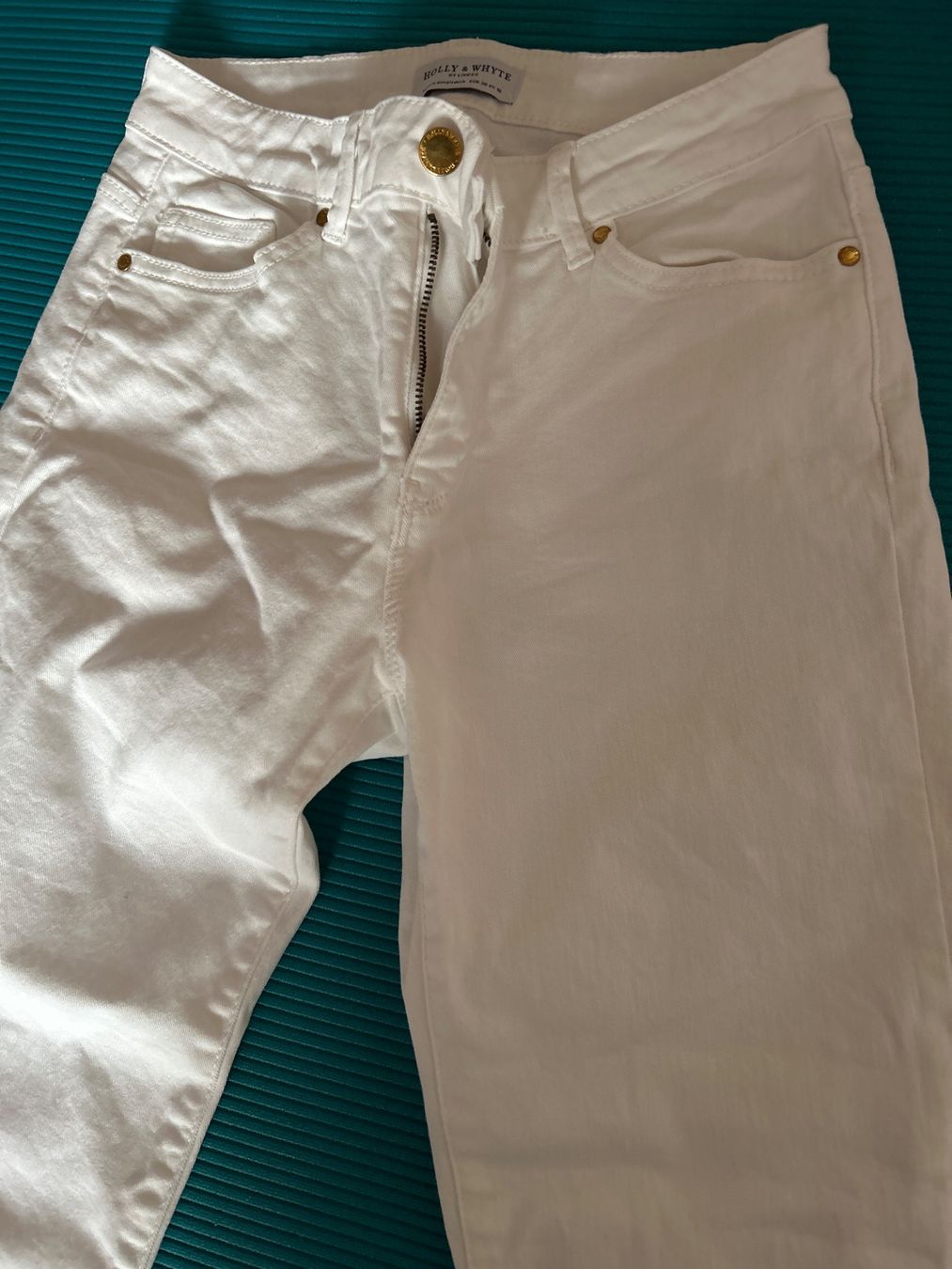 Jeans: White jeans straight leg neu Gr.36 – Usato da Feuerthalen venduto da Anna_Swift 1