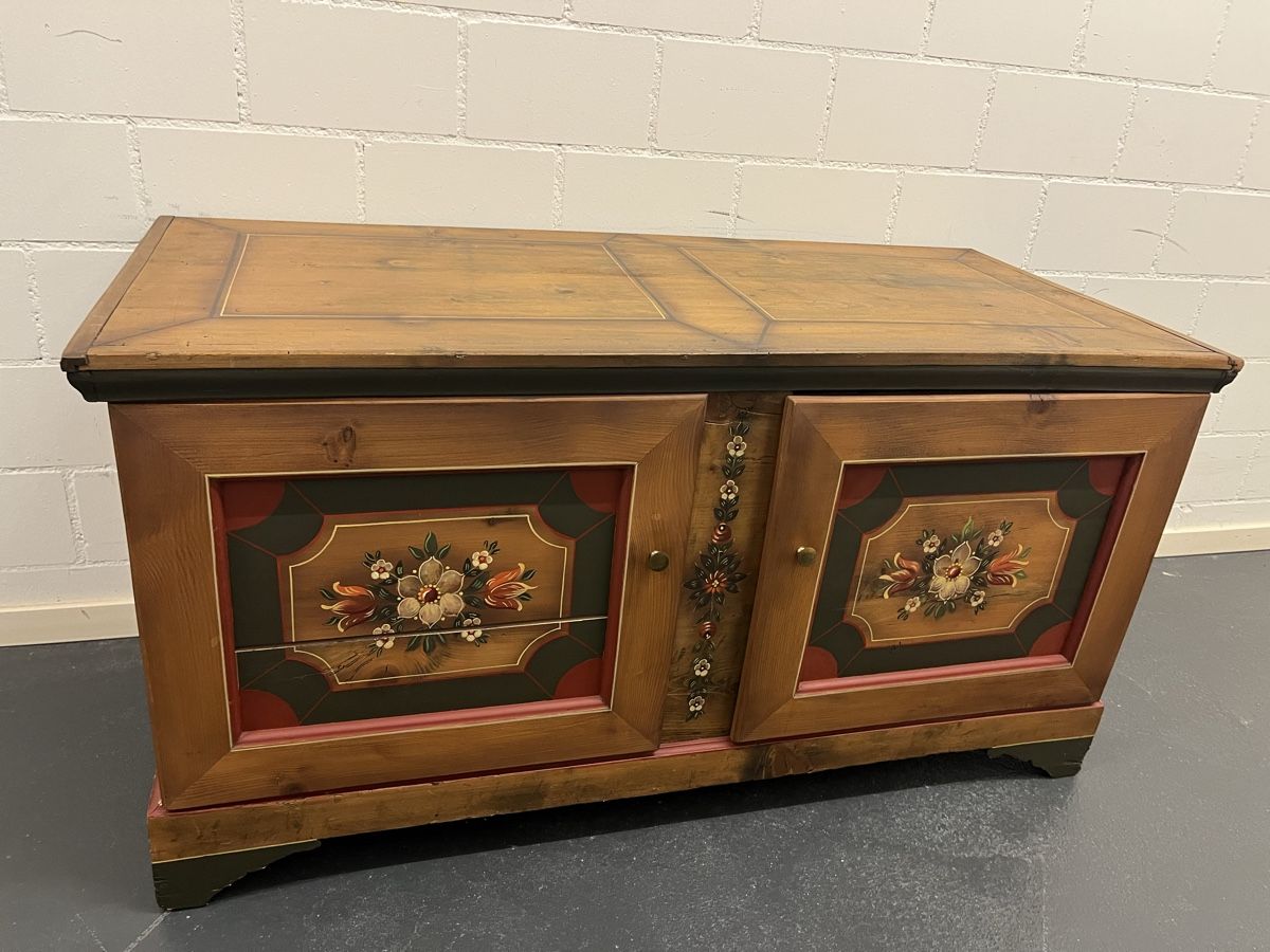 Cassettiere: Antike Kommode  – Usato da Rüti ZH venduto da Walti0