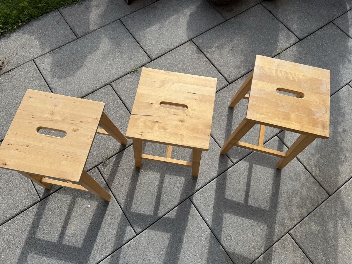 Ikea Sgabelli: 3 IKEA BOSSE Hocker Massivholz – Usato da Hünenberg See venduto da Cheetah4 2
