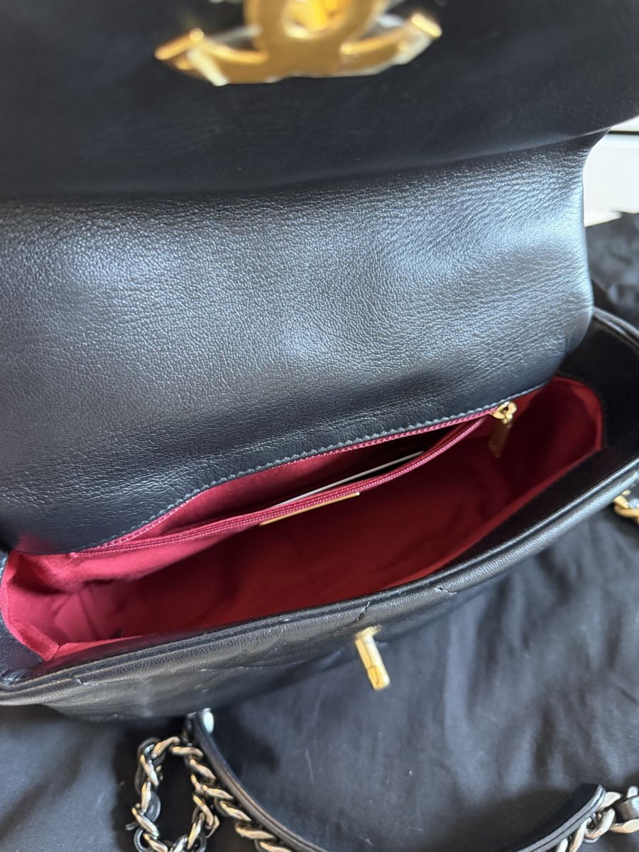 Chanel Altro in  Abbigliamento & Accessori: Chanel 19 small noir  – Usato da Bussigny venduto da tmu_8p2m 3