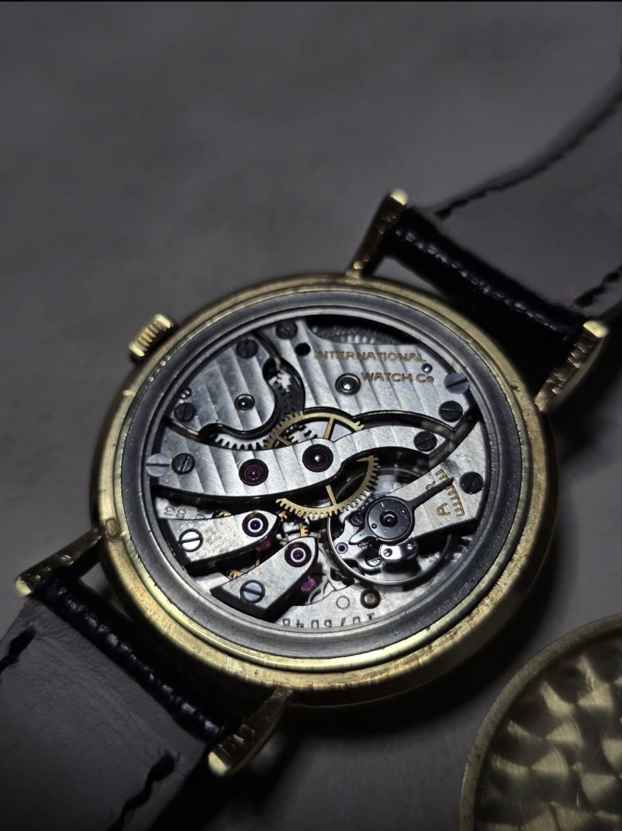 IWC Uhren: Iwc 18k rare Salmon dial – Gebraucht aus Cornol von swi_bv2w 1