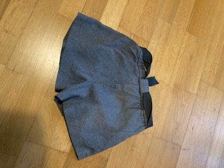 Pantaloni: Short t.128 – Usato da Boudry venduto da Lamue01 1