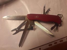 Couteau suisse Victorinox rouge outil multifonction