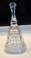 Edle Kristall Glocke mit filigranem Muster,