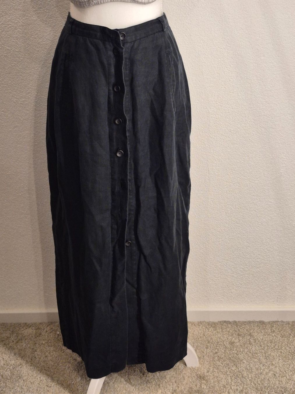 Röcke: Maxirock mit Knopfleiste, 100% Leinen, Grösse 36 – Gebraucht aus La Neuveville von Vestiaire_2011