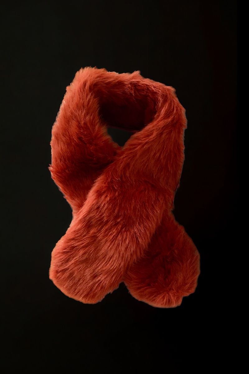 H&M Foulard & Sciarpe: Schal Kunstfell 5.- – Usato da unterentfelden venduto da leyla08 2