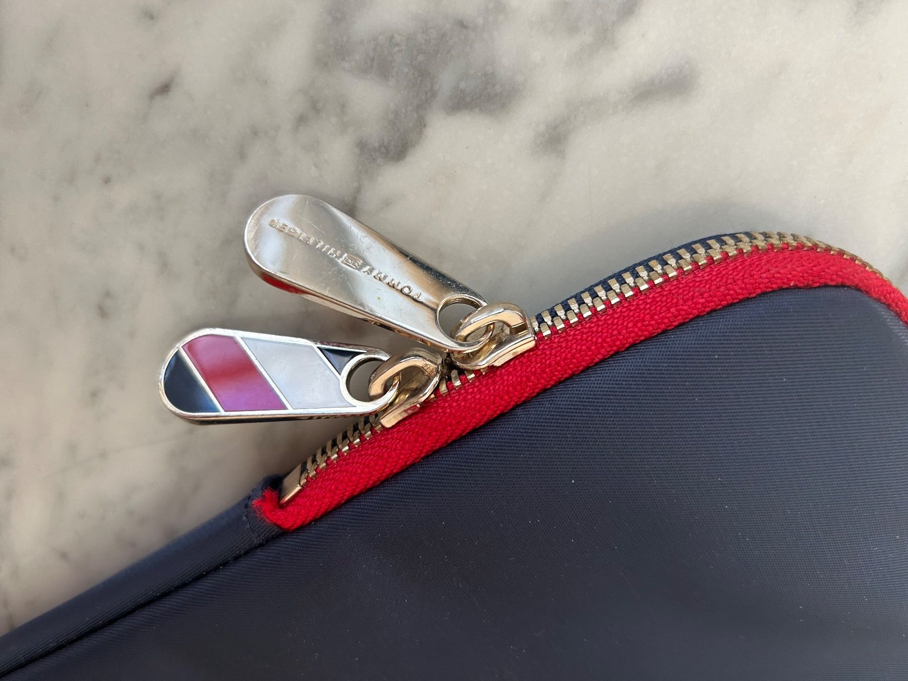 Covers & Borse: Tommy Hilfiger laptop case – Usato da Biel/Bienne venduto da zit_v5yc 1