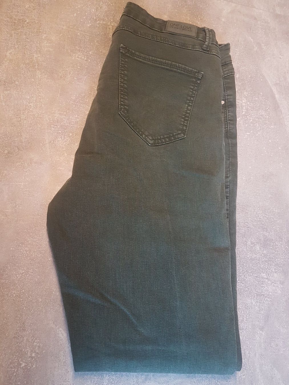 Jeans: Pantalon vert olive taille L marque Chicorée 76% coton – Usato da Villiers venduto da san_jn5w 6