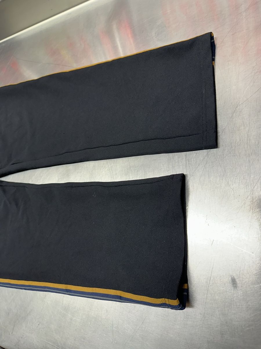 Fred Perry Pantaloni: Fred Perry Trainingshose schwarz – Usato da Schwende venduto da weesli 3