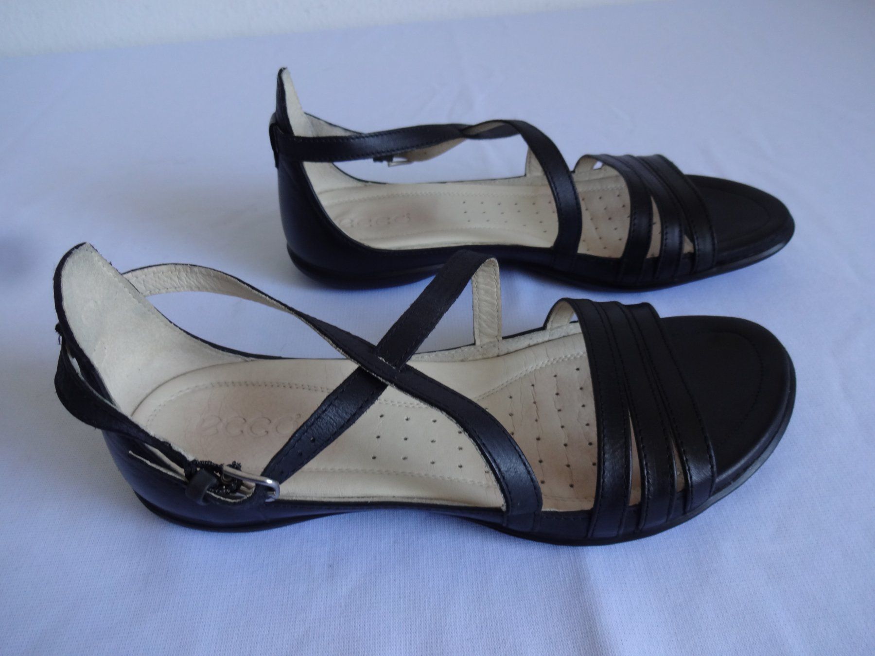 Ecco Scarpe da donna: * ECCO * Echtes Leder Schwarze Sandalen – Usato da Frauenfeld venduto da Riaa