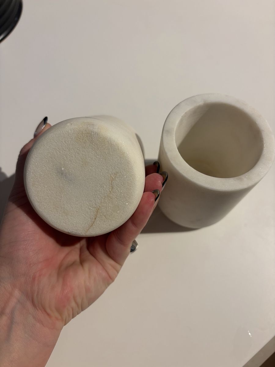 Verres: Zahnputzgläser stein – D'occasion à Zürich par JMima 2