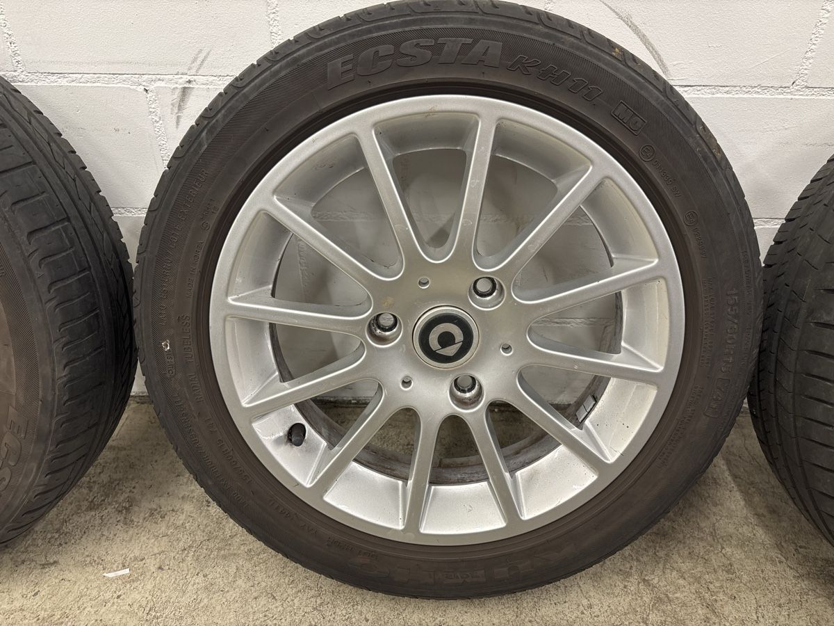 Pneus & Roues: Smart Felgen mit Reifen   – D'occasion à Wallenwil par Mueller842 3