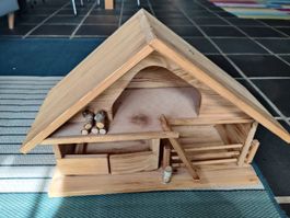 Holz Bauernhof mit Spielfiguren gebrauchter Zustand