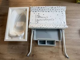 Wickteltisch mit Badewanne