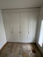 Kleiderschrank