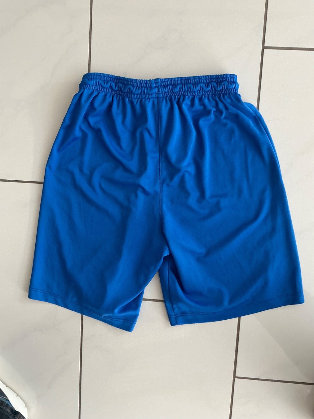 Nike Hosen: Nike Turnhose Gr.164 – Gebraucht aus Biel-Benken BL von Sahra1 2