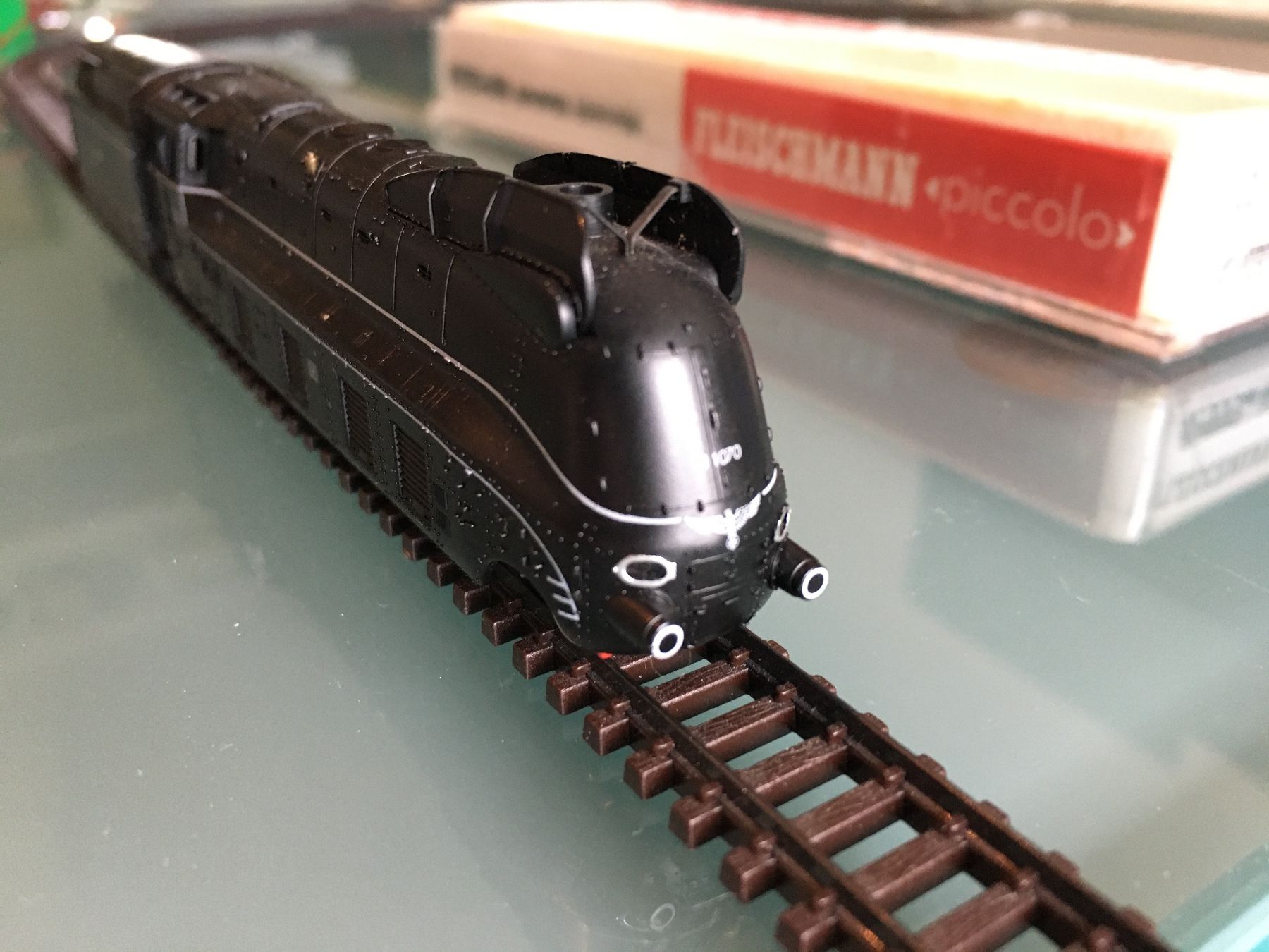 Fleischmann Modellini di ferrovie: Fleischmann Piccolo BR01 BR 01 DR Stromlinien Dampflok – Usato da holziken venduto da Weston 5
