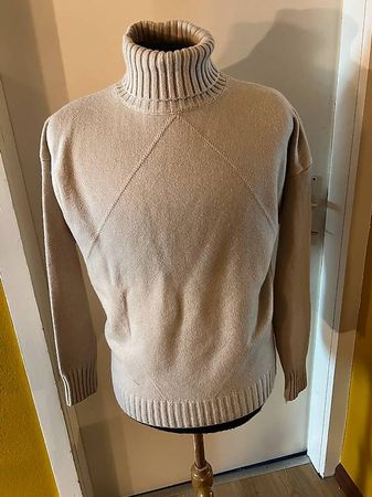 Pull beige neuf jamais porté