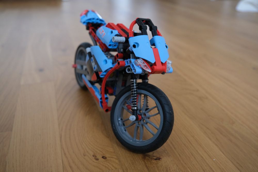 Lego Kit di costruzioni: Lego Technic set 42036 Straßenmotorrad / La moto urbaine – Usato da Nyon venduto da JJZA 1
