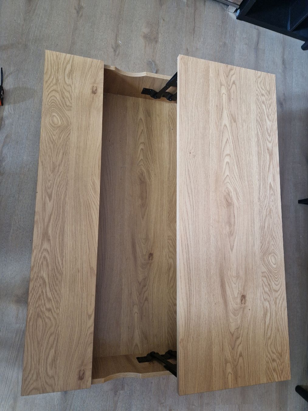 Tables: Wunderschöner Couchtisch Eiche Massiv mit Hubfunktion – D'occasion à Wolfwil par schumii22 5