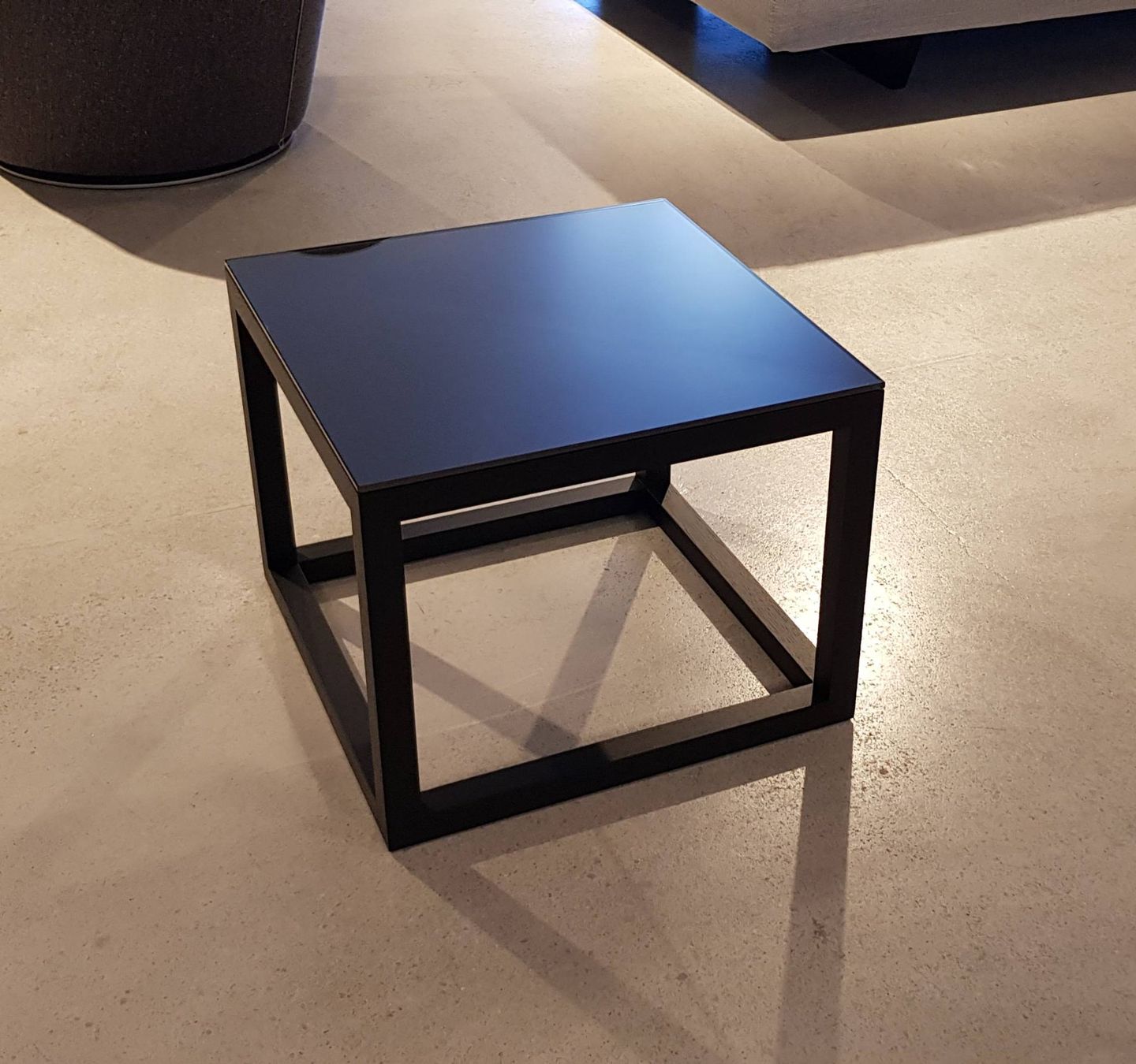 Tavoli: Cassina Beistelltisch Note – Nuovo (secondo la descrizione) da Hitzkirch venduto da seetal6666