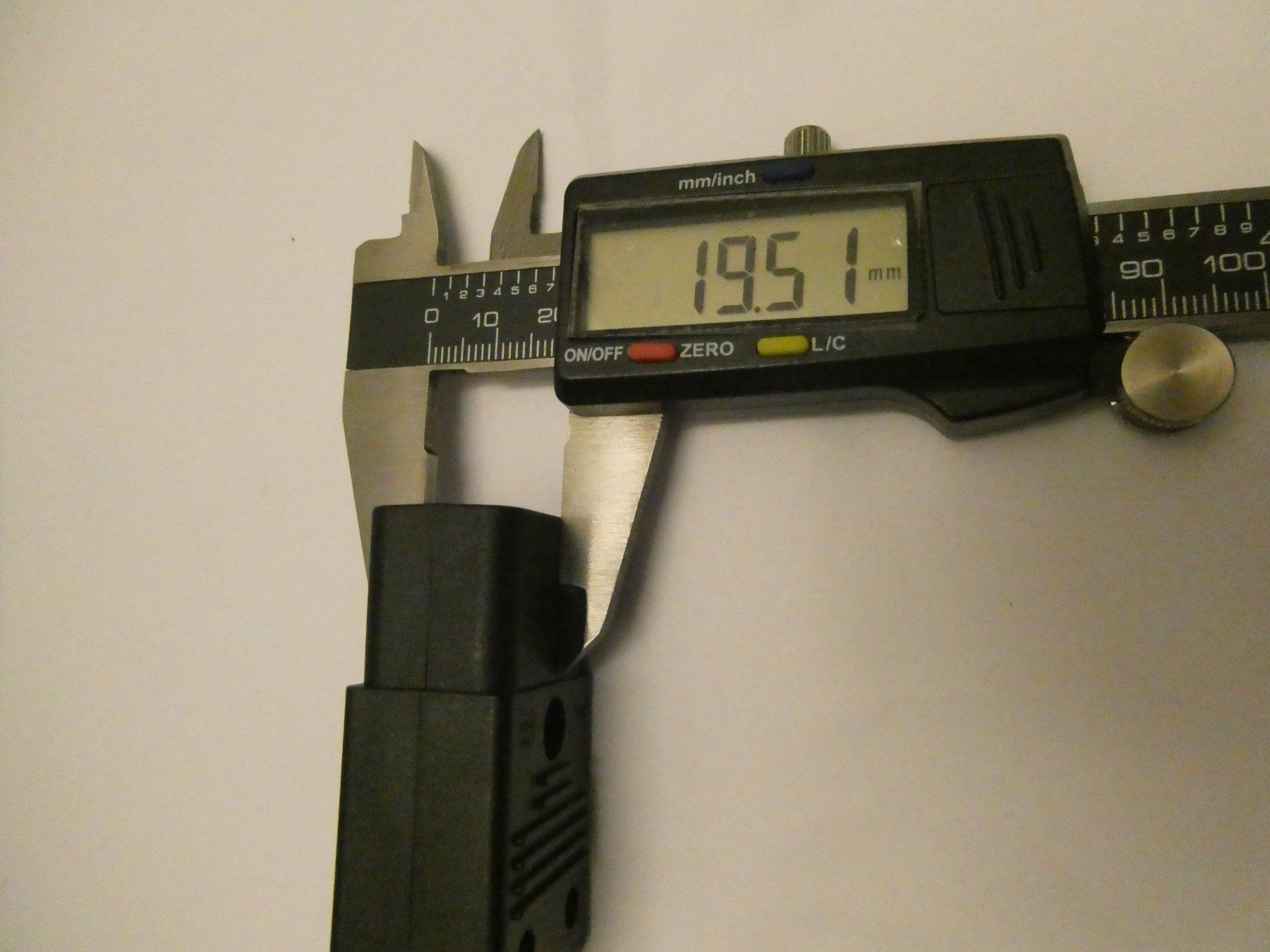 Elektronikbauteile: IEC Kabelstecker C19 – Neu (gemäss Beschreibung) aus Fulenbach von Hach0 6