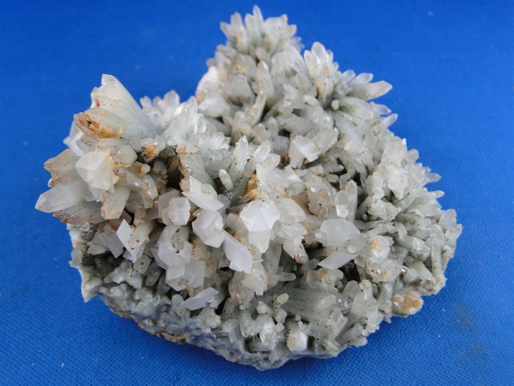 Mineralien & Heilsteine: Bergkristall var Prasem mit Calcit – Gebraucht aus Schinznach Bad von Demerald 6