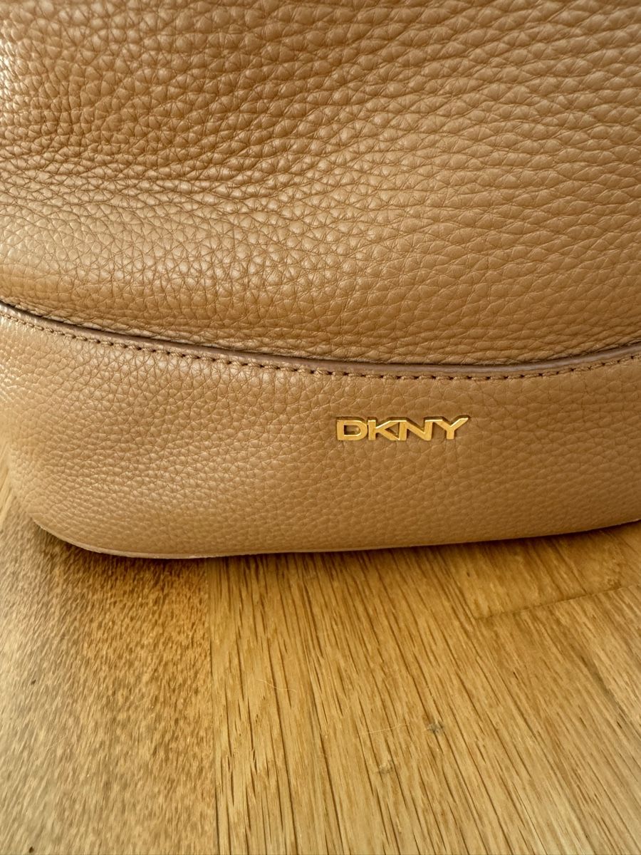 DKNY Borse da donna: DKNY Beuteltasche Leder braun neuwertig – Usato da Beringen venduto da ste_bh8w 3