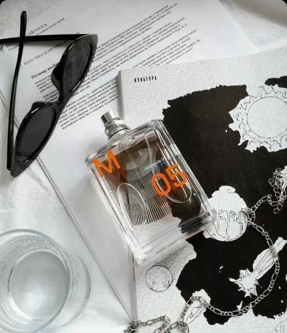 Profumi & Eau de Toilette: Molecule 05 by Escentric Molecules 12 ml sample – Nuovo (secondo la descrizione) da Chêne-Bougeries venduto da Seetooyoo 5