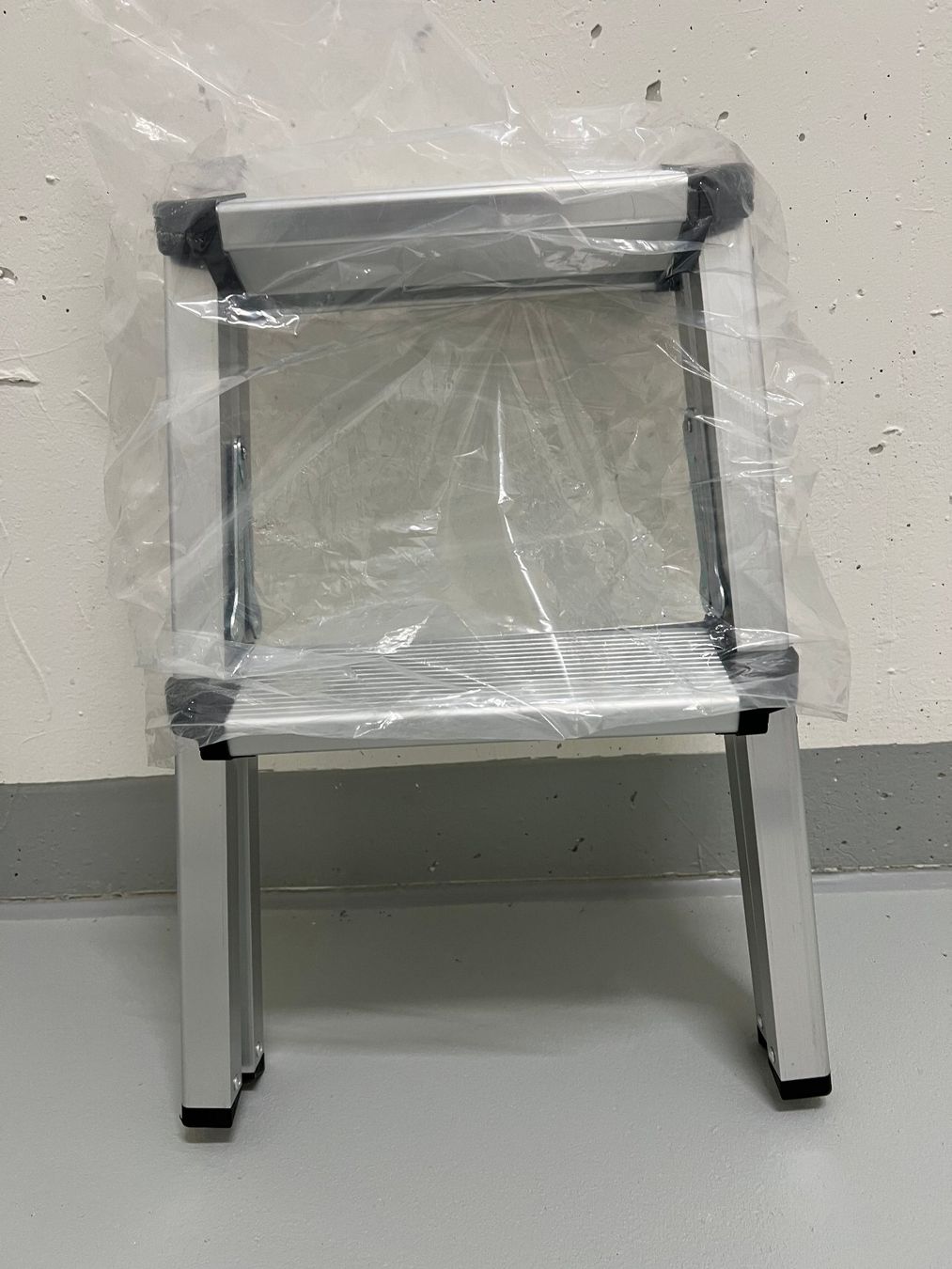 Leitern: Alu-Tritt 2-Sprossig – Neu und originalverpackt aus Hitzkirch von paa_9l8j