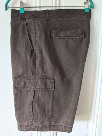 HUGO BOSS : Elégant short 100% lin marron XL