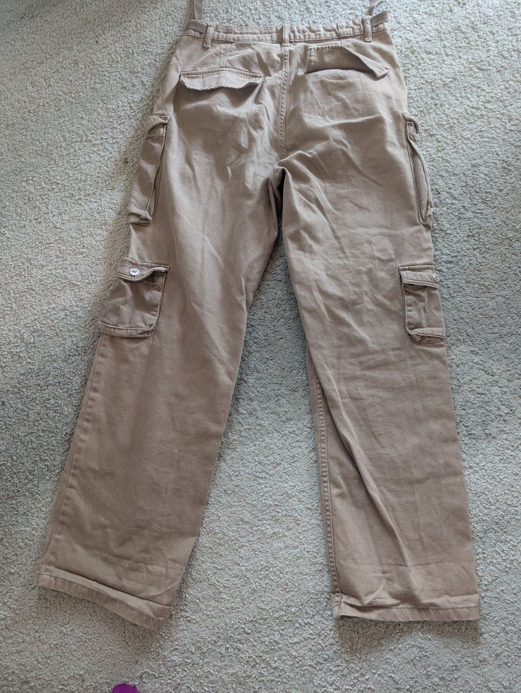 Bershka Pantaloni: Bershka Cargo Jeans Beige, Gr. 38 – Usato da Zollikon venduto da Mikifare 1