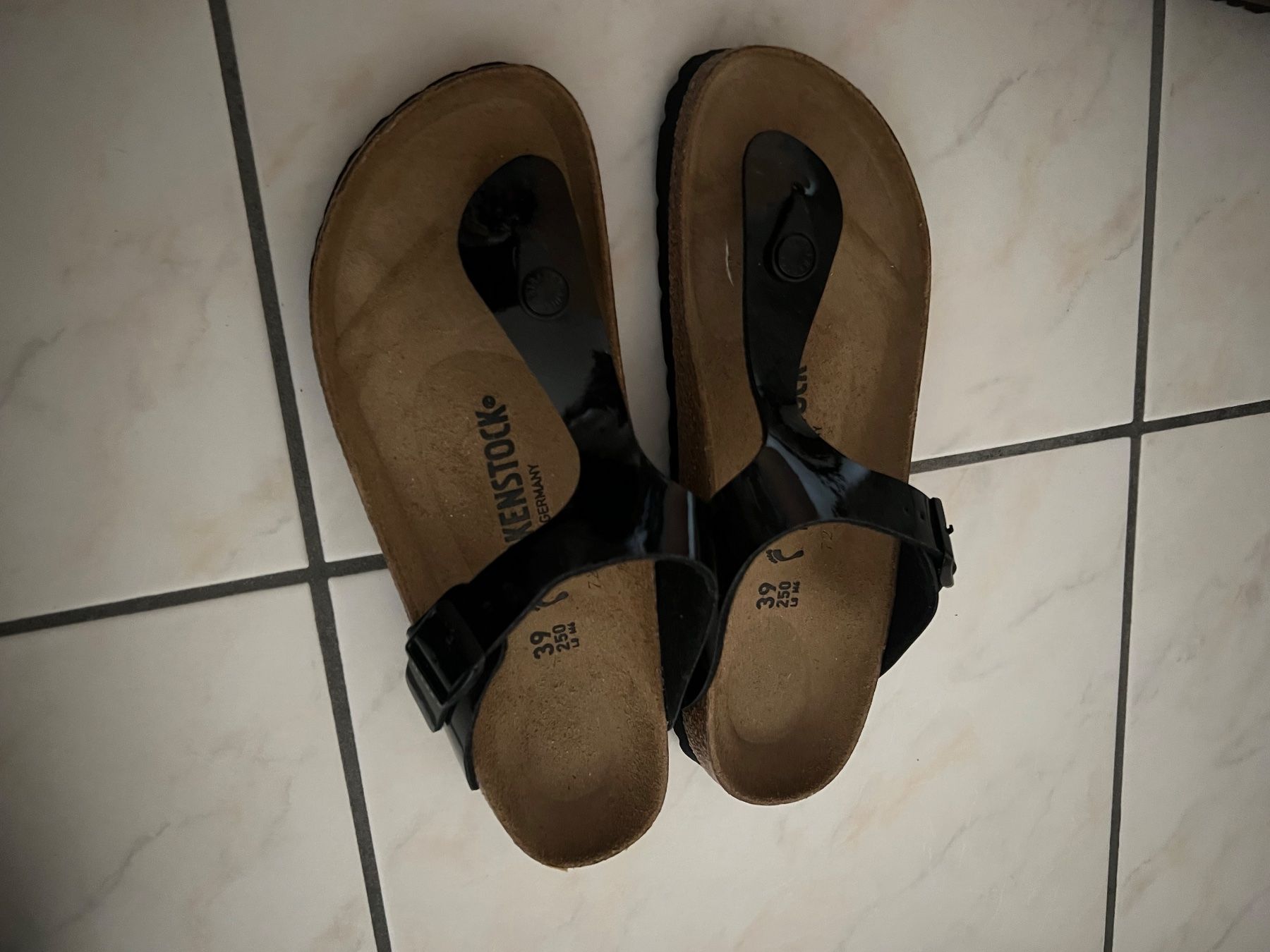 Birkenstock Scarpe da donna: Birkenstock noir taille 39 neuf – Nuovo (secondo la descrizione) da Martigny venduto da mim_lk7x
