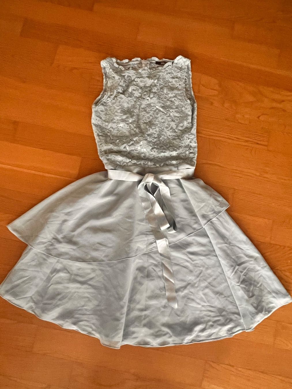 Vestiti: Kleid hellblau – Usato da Emmen venduto da ama_8wmn