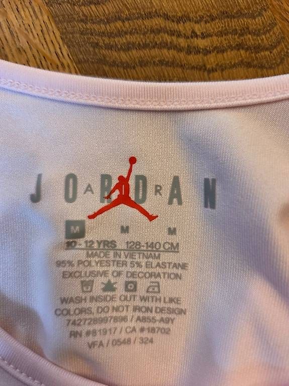 Blusen, T-Shirts & Tops: Jordan Top rosa Gr. 128-138 – Neu (gemäss Beschreibung) aus Wädenswil von kat_x5zc 2