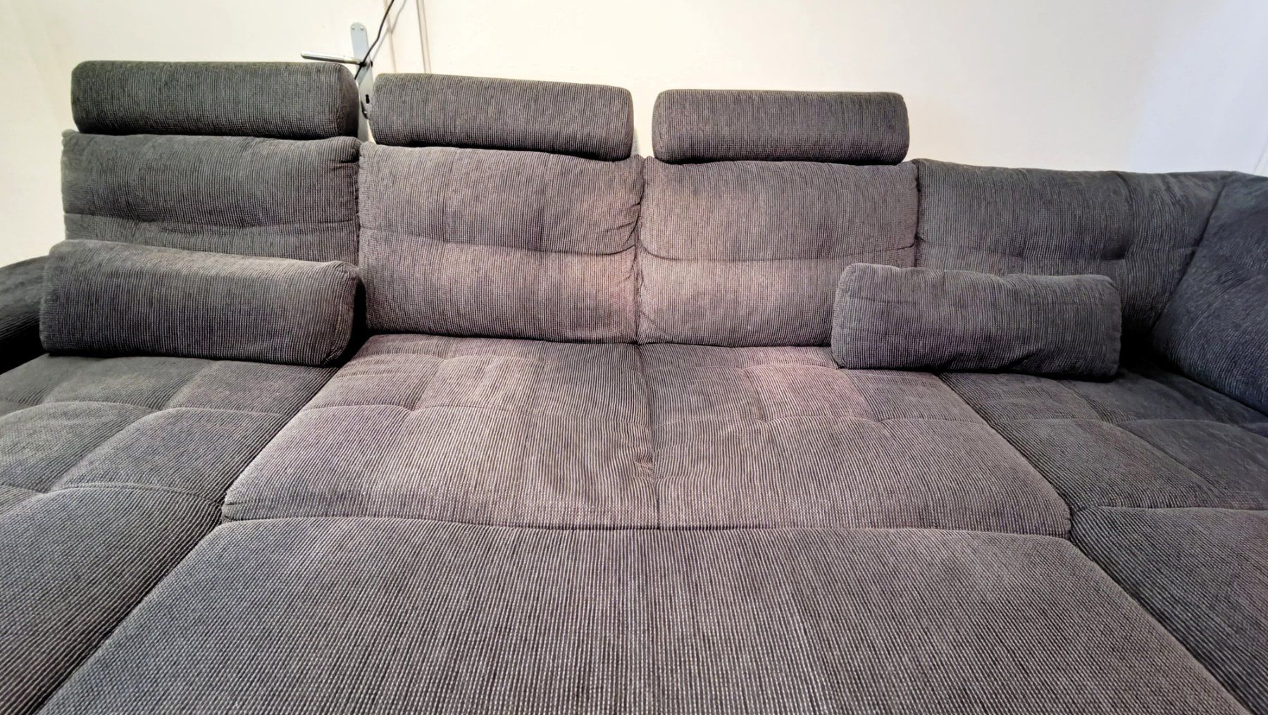 Divani: Grosses Sofa / Bettsofa mit Bettzeugkasten + Salontischli – Usato da Luzern venduto da sandy-mary 6