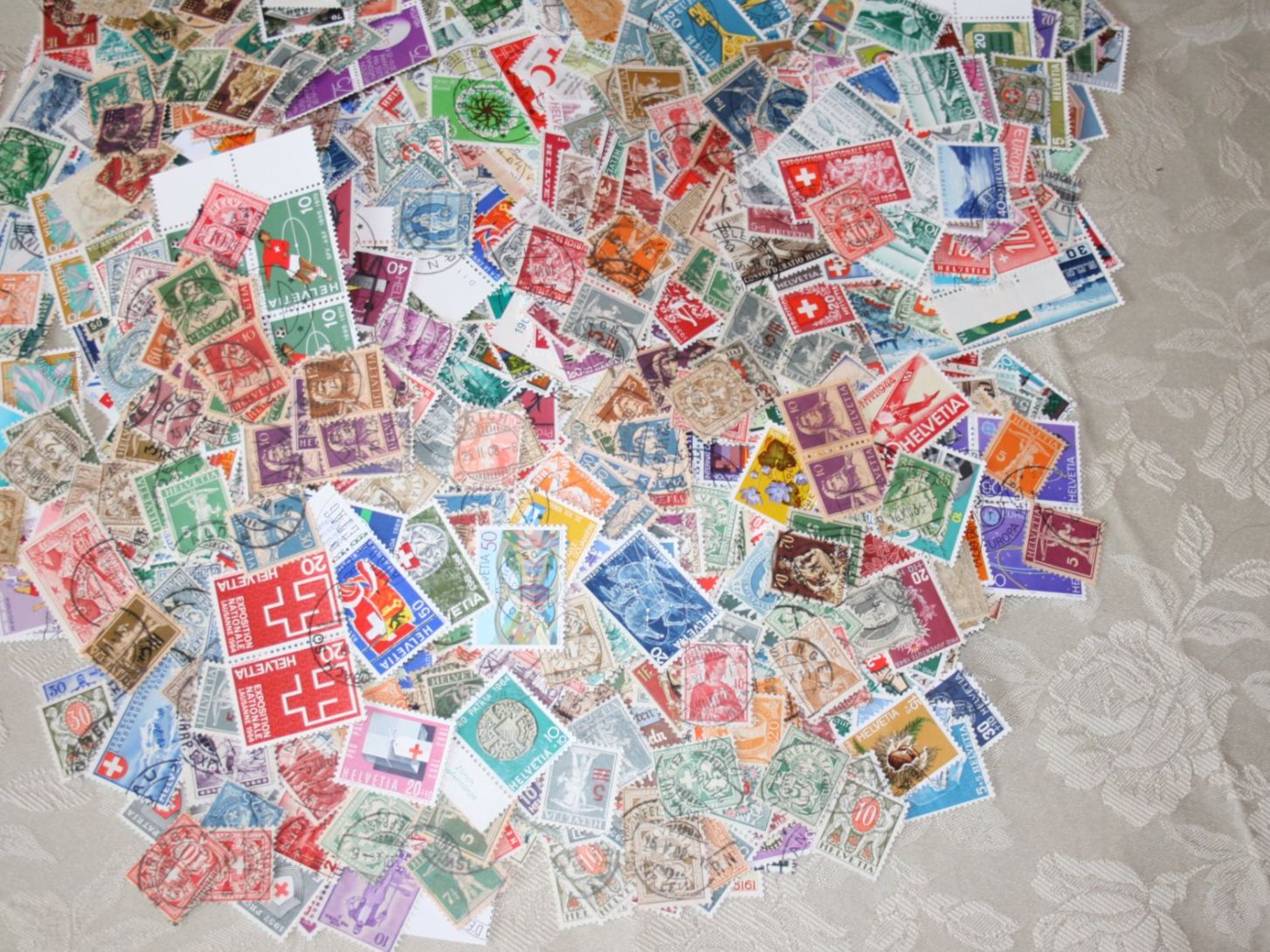 Tous les timbres: CH-Briefmarkensammlung ab Strubel – D'occasion à Seltisberg par Aurora066