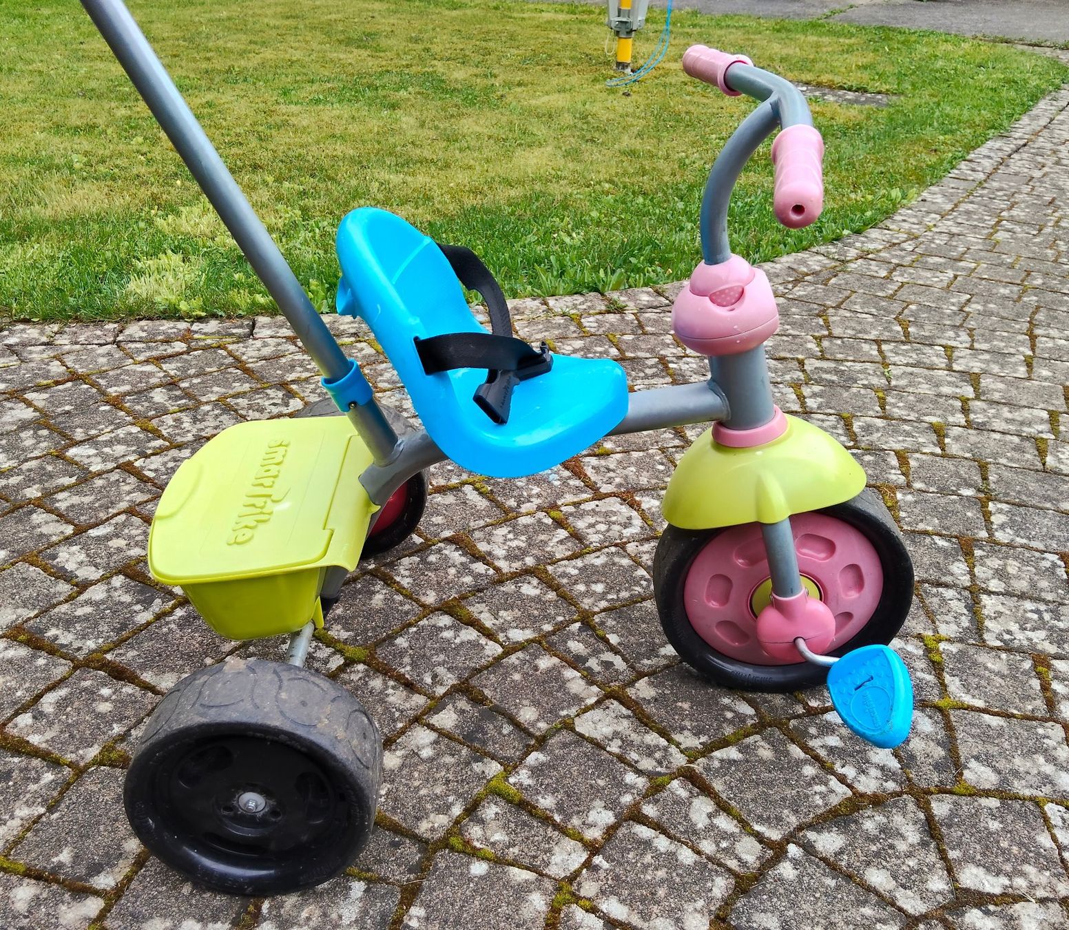 Veicoli per bambini: Dreirad-Velöli mit Schubstange – Usato da Trimbach venduto da Robigutri